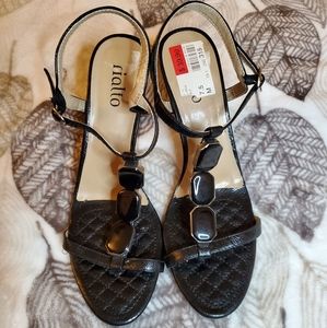 NEW RIALTO Columbia Black Heels